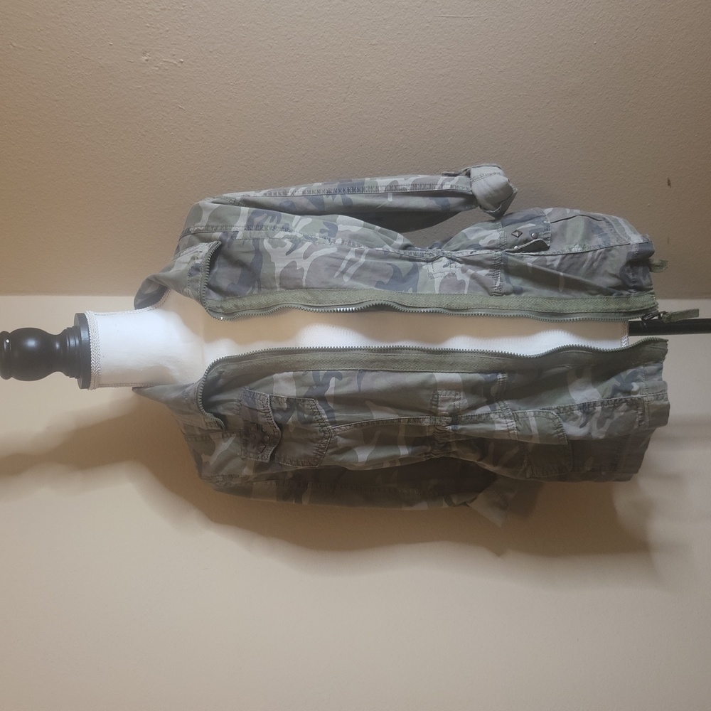 Womens  Body Central utility camo jacket size M